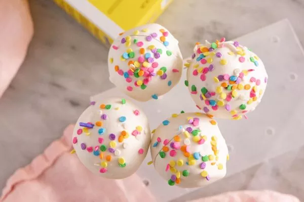 Brown Sugar Vanilla Cake Pops