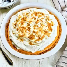 no bake pumpkin cream pie made with domino powdered sugar