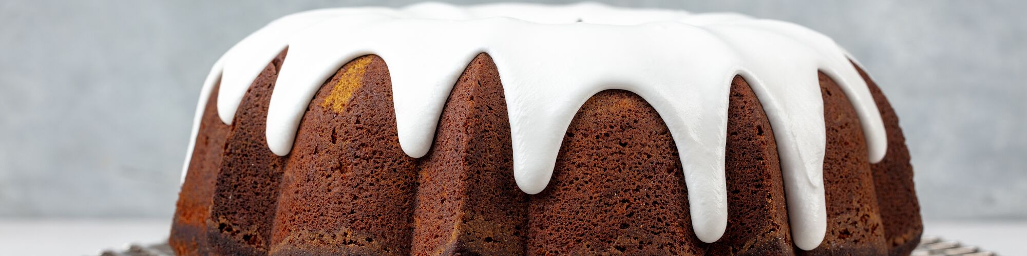 domino powdered sugar and bundt cake with powdered sugar glaze