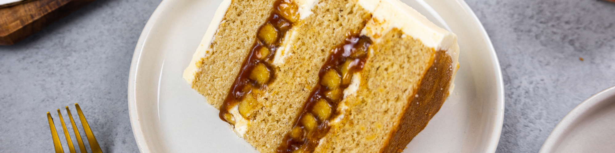 Domino® Sugar caramel apple cake