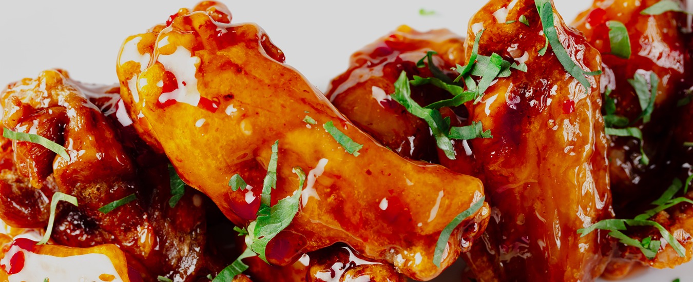 Air Fryer Chicken Wings with Sweet Chili Sauce