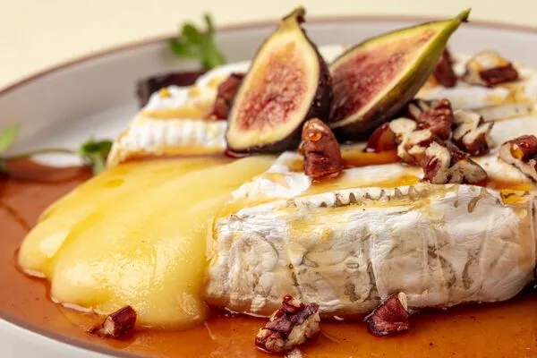 Brown Sugar Glazed Baked Brie 