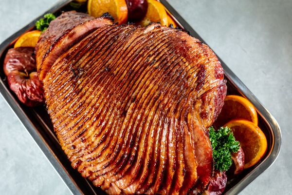 ham with apple glaze made with domino light brown sugar