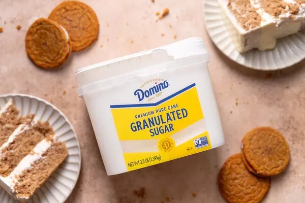domino granulated sugar easy baking tub and oatmeal cream pie cake slices
