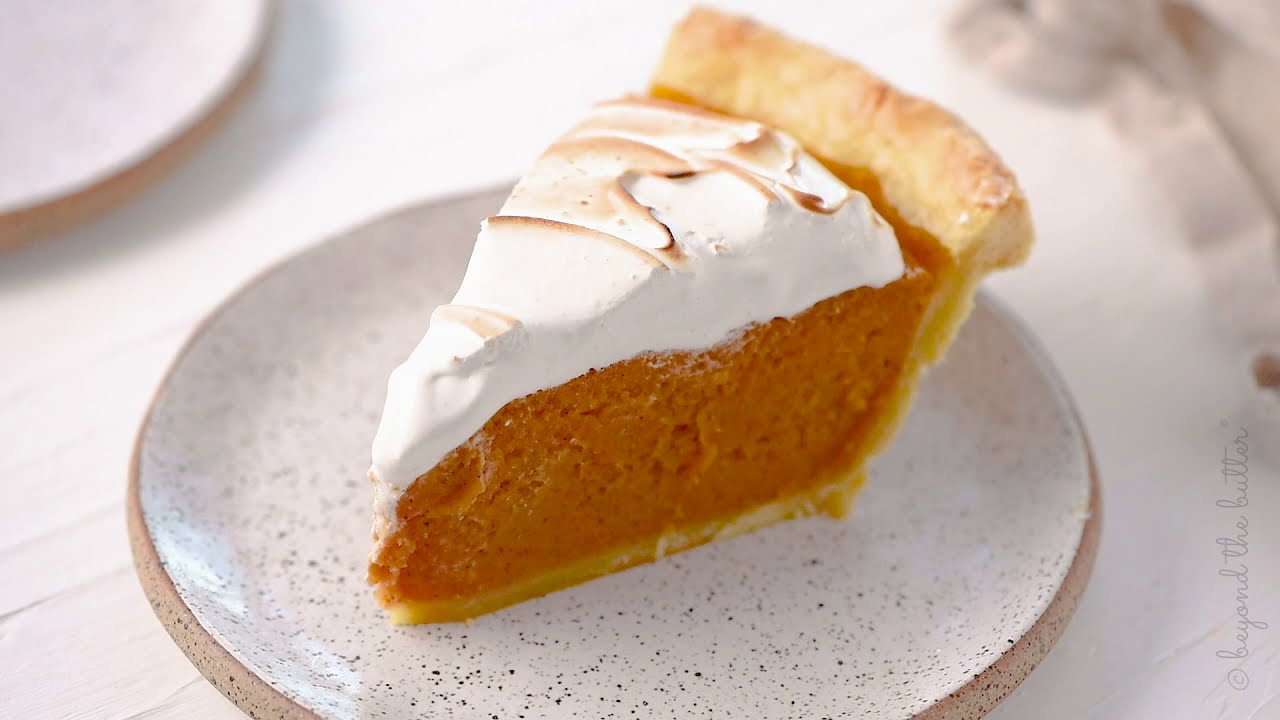 Domino® Brown Sugar sweet potato pie with marshmallow meringue topping