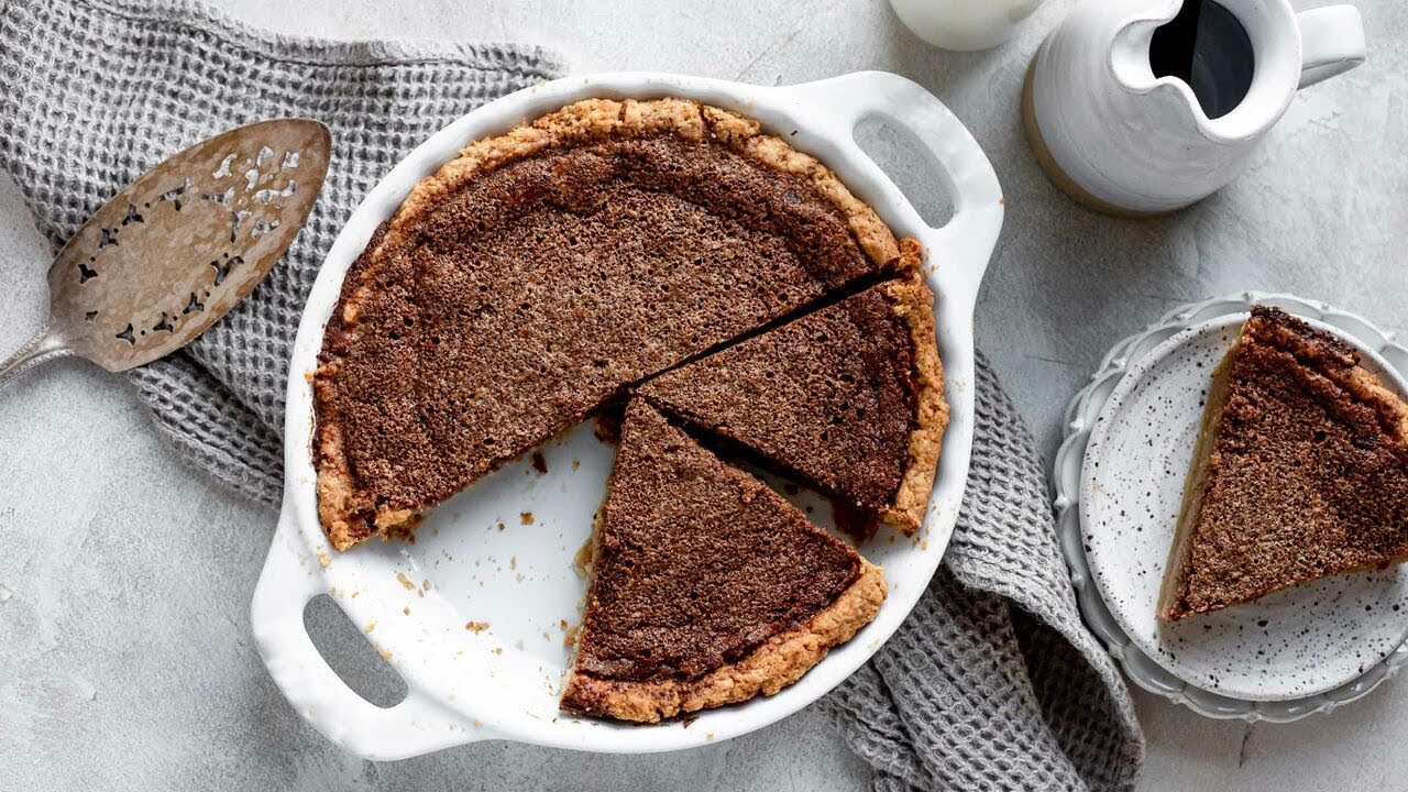 Domino® Brown Sugar chess pie