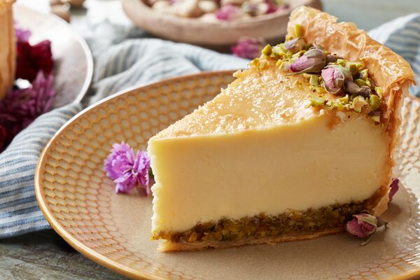pistachio baklava cheesecake with domino light brown sugar and golden sugar