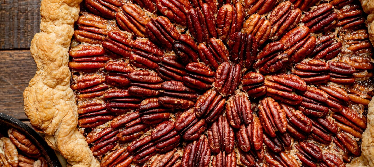 Domino® Sugar southern pecan pie