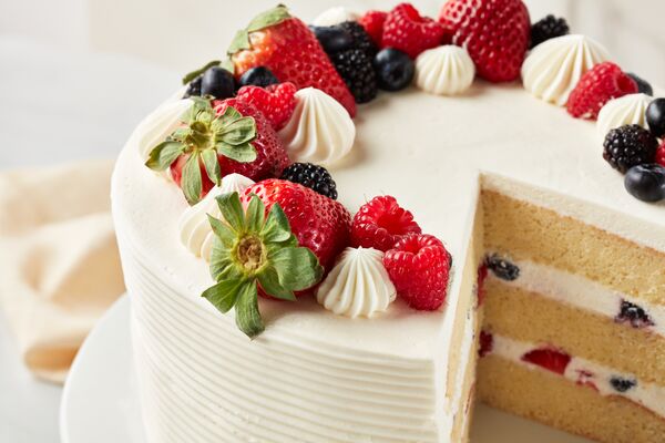 Mascarpone Berries Cake