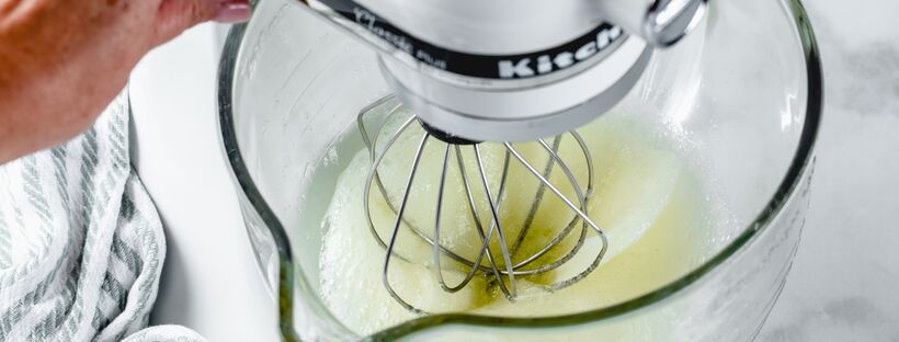 #2 Slowly add Domino® Baker's Sugar™ to egg whites