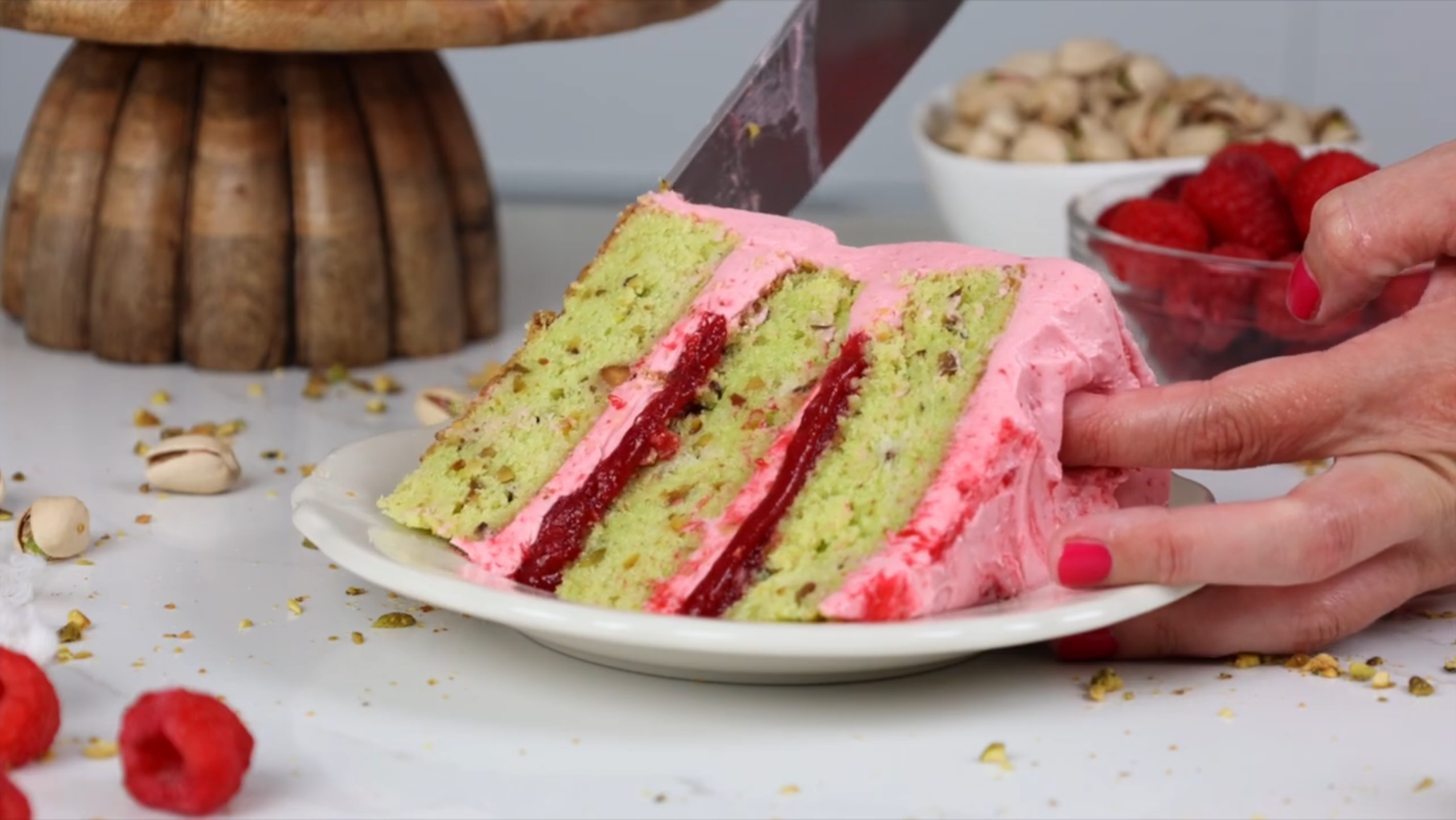  How to Make Raspberry Pistachio Cake